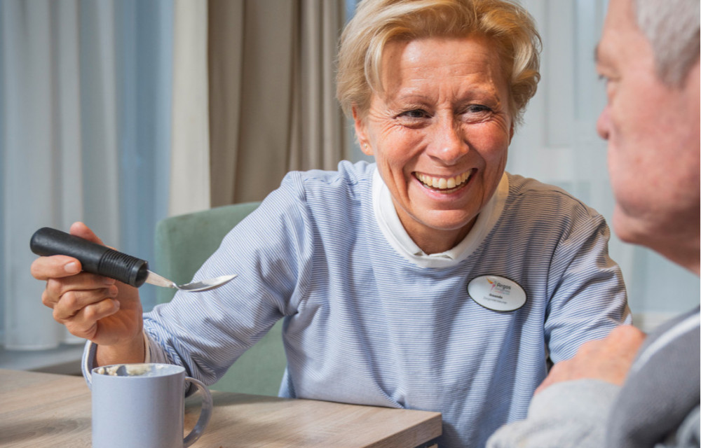 Breng gezelligheid in de huiskamer! Word huiskamervrijwilliger bij Klepperwei